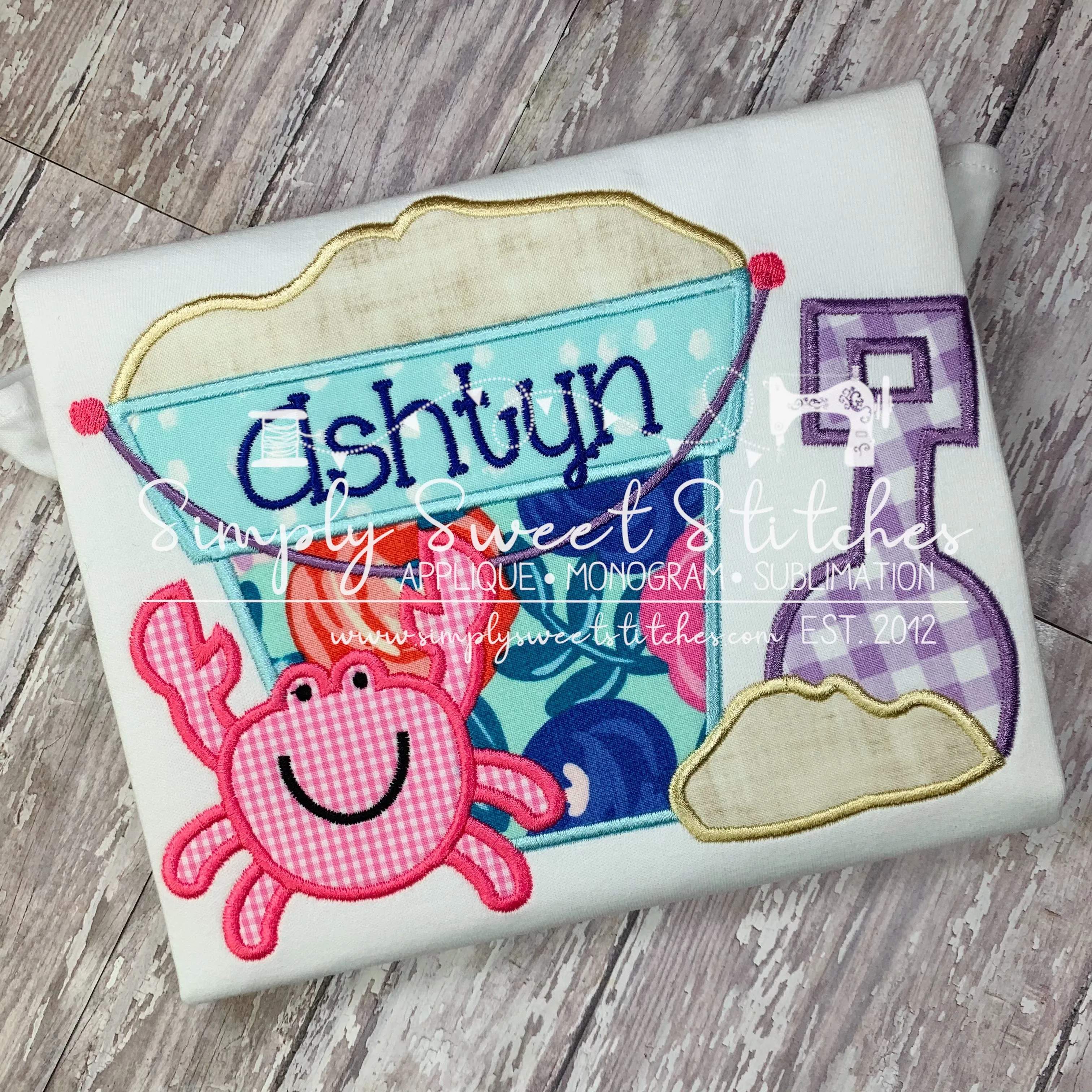 1035 - GIRL SAND PAIL WITH CRAB - APPLIQUE CHILD SHIRT