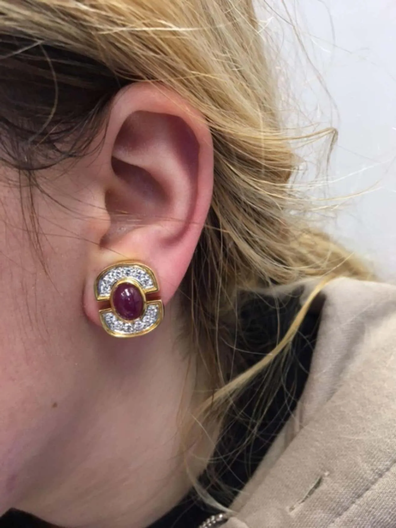 1980s Cabochon Ruby Diamond 18 Karat Gold Ear Clips