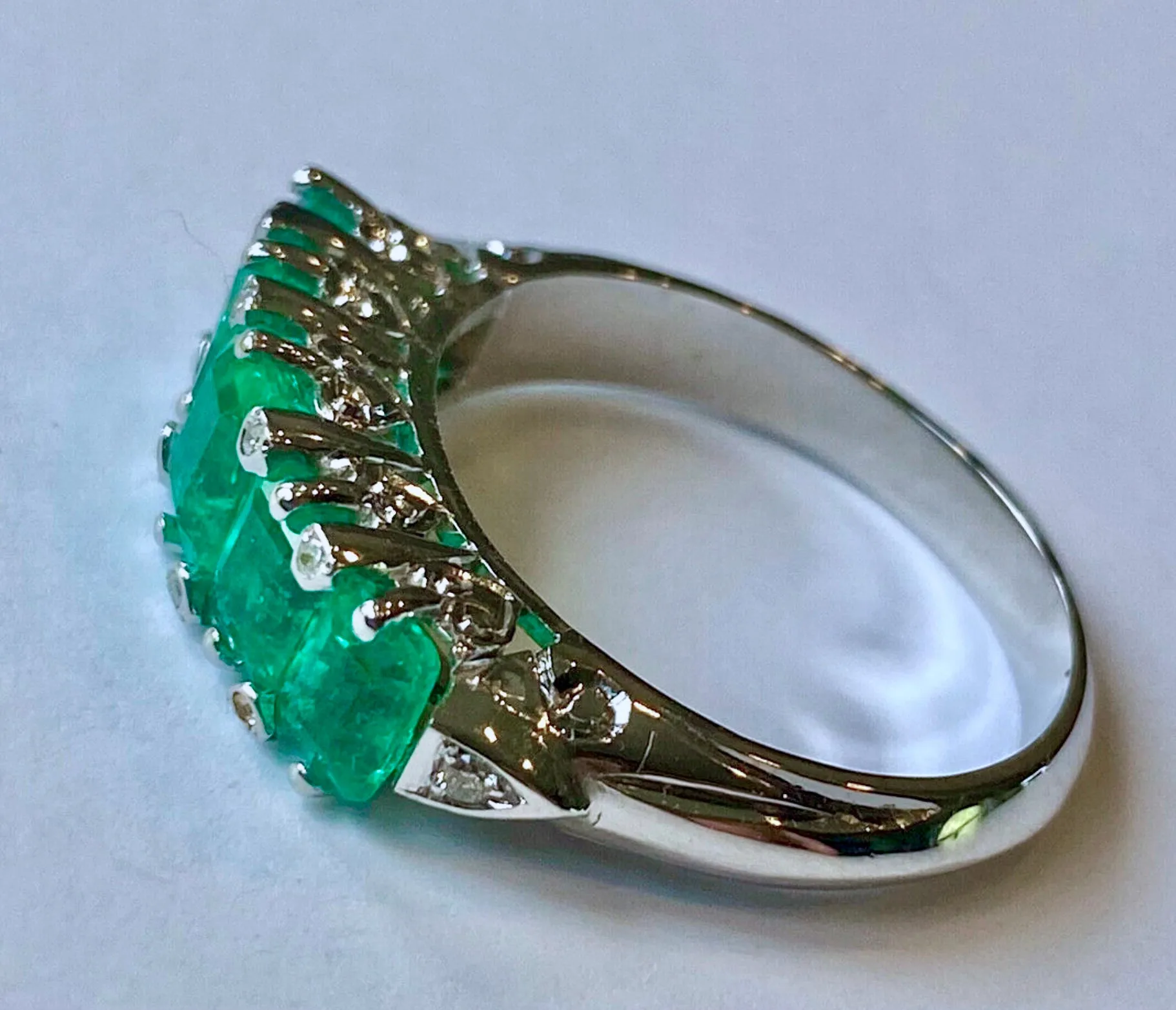 Five Stone Colombian Emerald Victorian Style Ring 18K