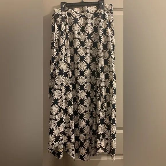 Free People Intimately Black/White Beach Party Sarong Size Large 100% Cotton