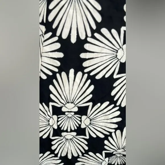 Free People Intimately Black/White Beach Party Sarong Size Large 100% Cotton