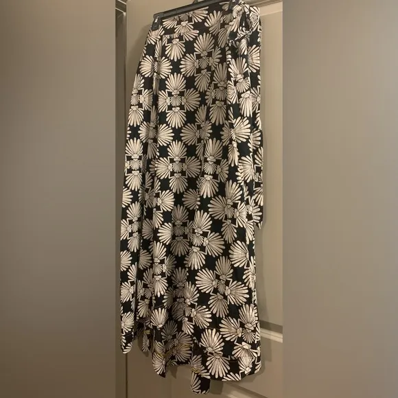 Free People Intimately Black/White Beach Party Sarong Size Large 100% Cotton