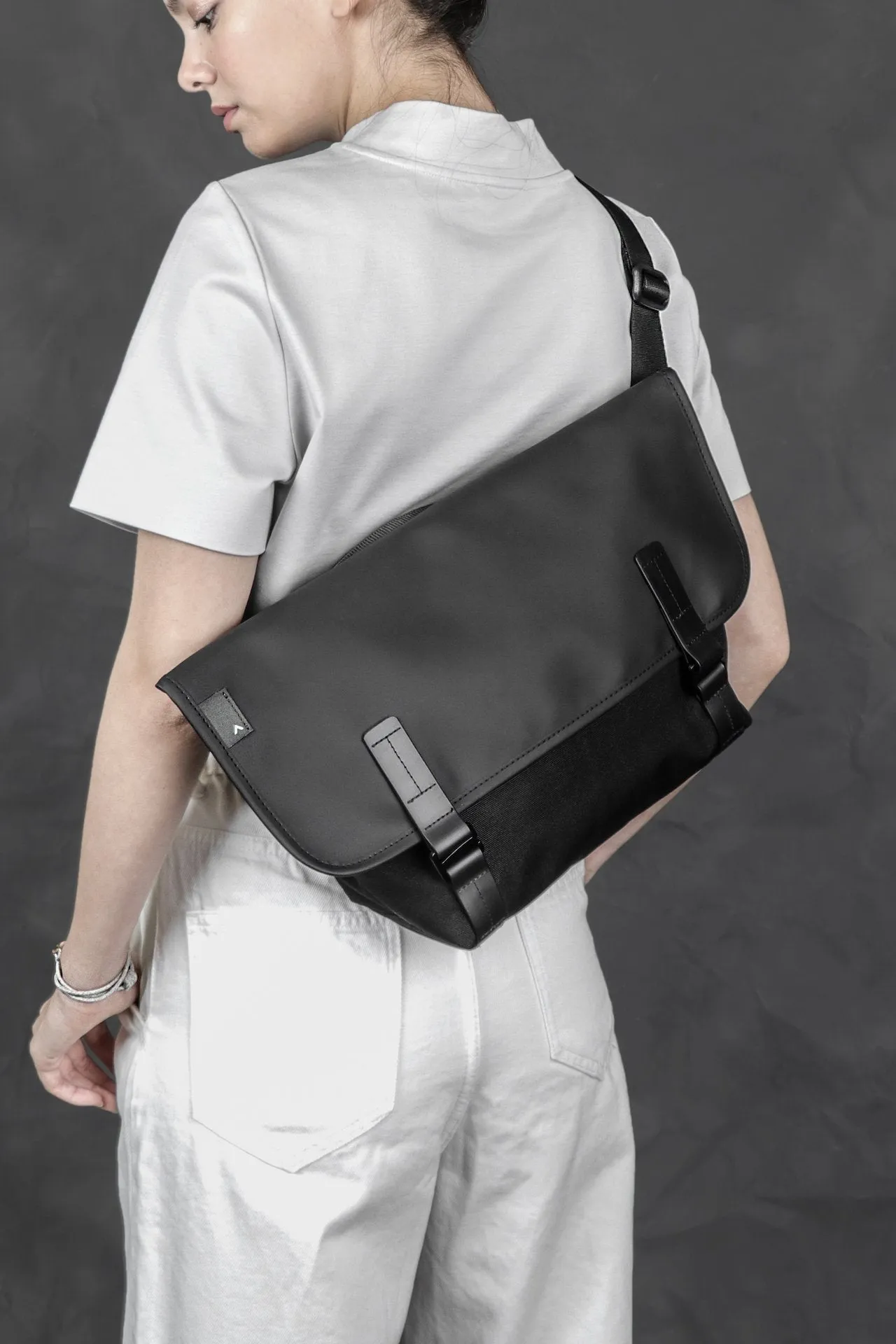 Pacer Messenger Dry