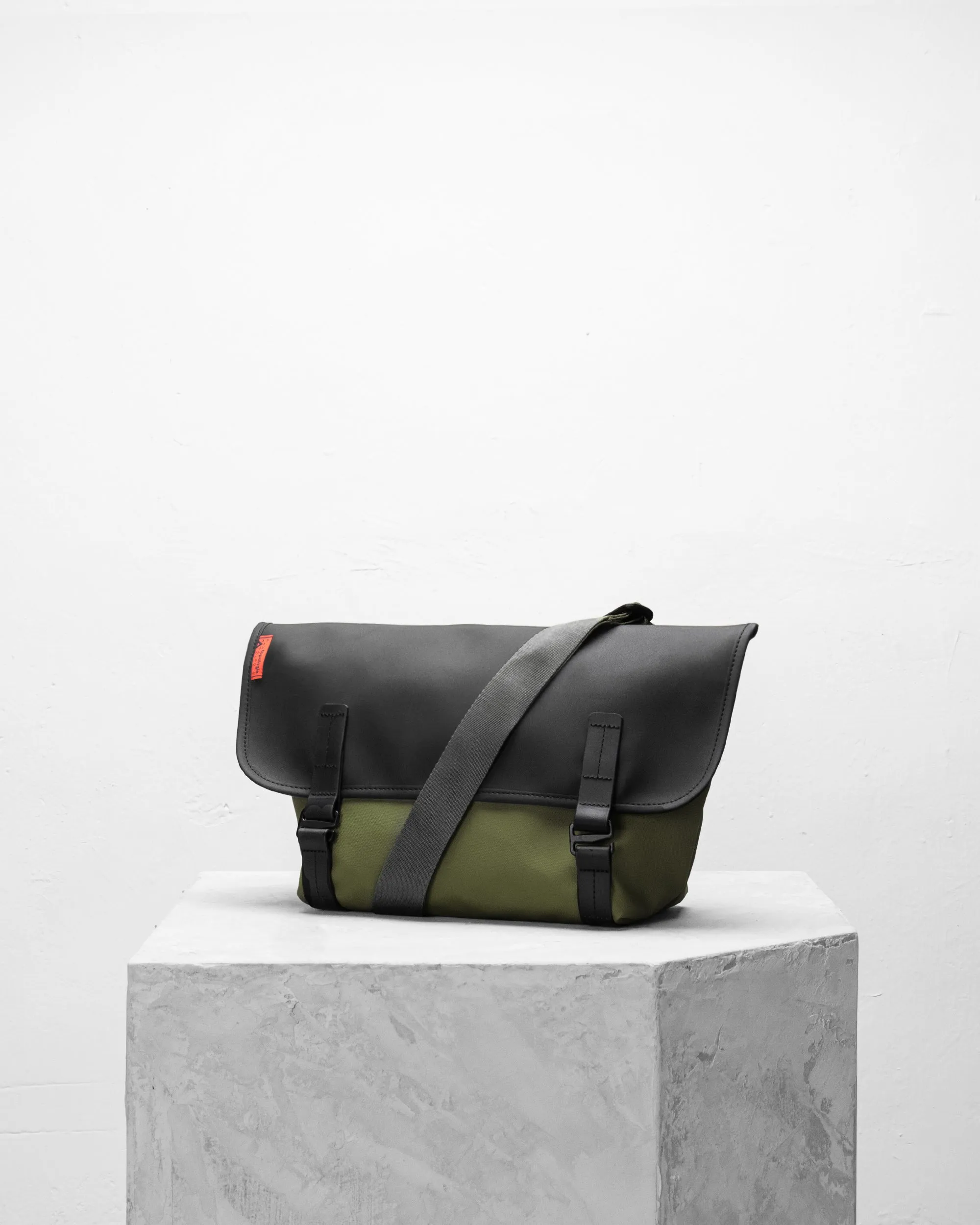 Pacer Messenger Dry