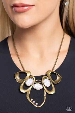 Paparazzi Gleaming Gala Necklace Brass (Iridescent)