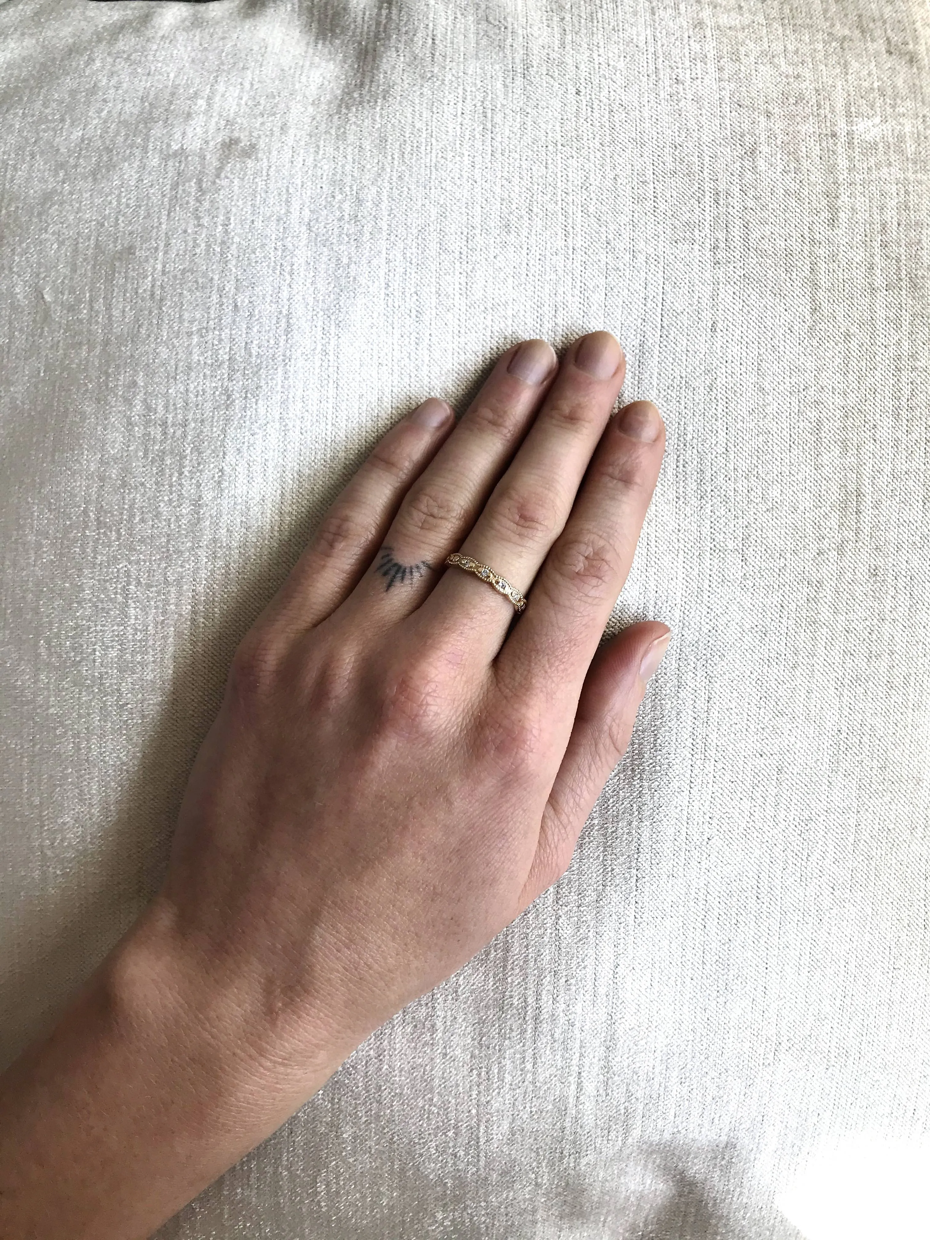 Ribbed Scalloped Band