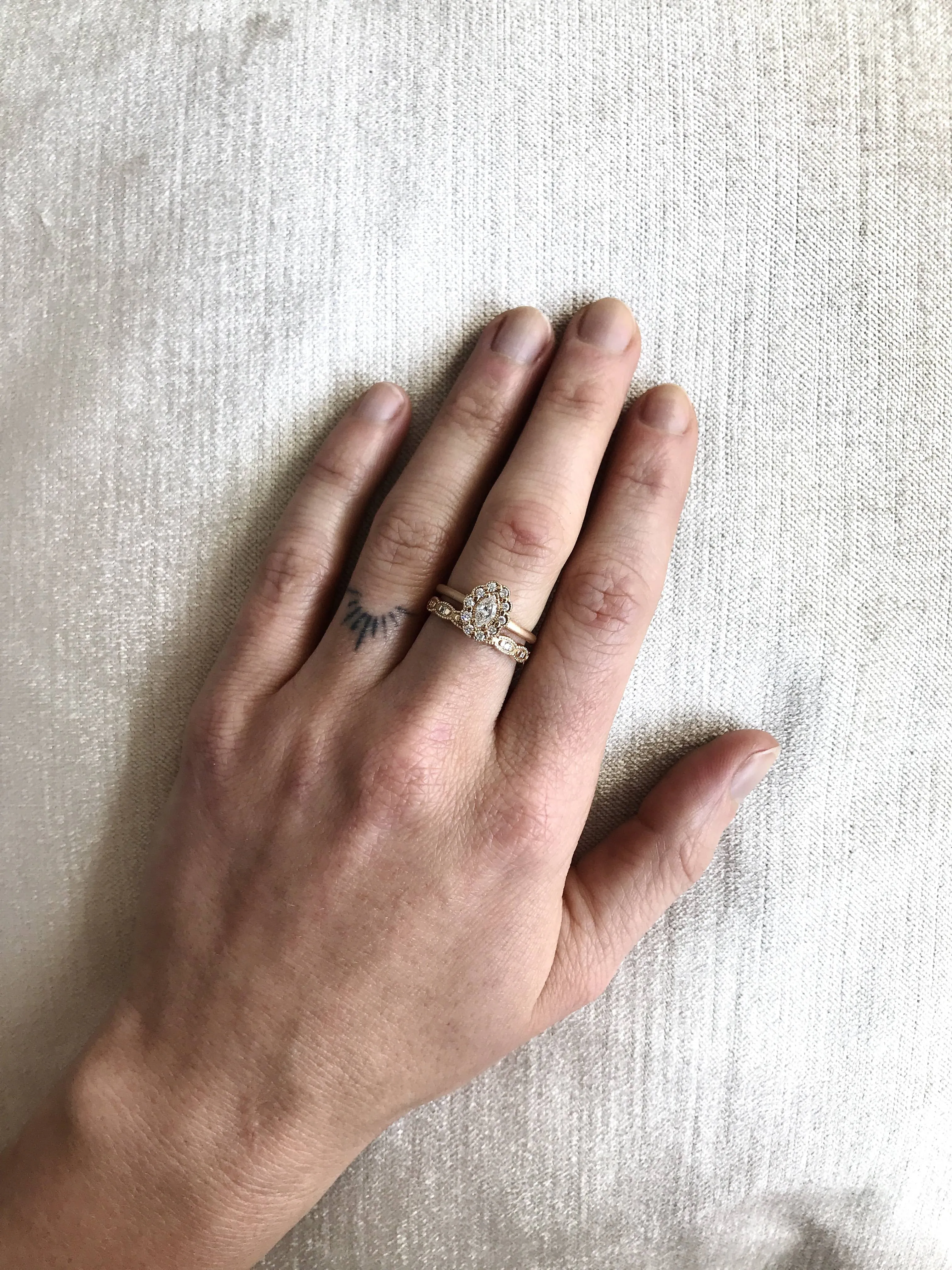 Ribbed Scalloped Band