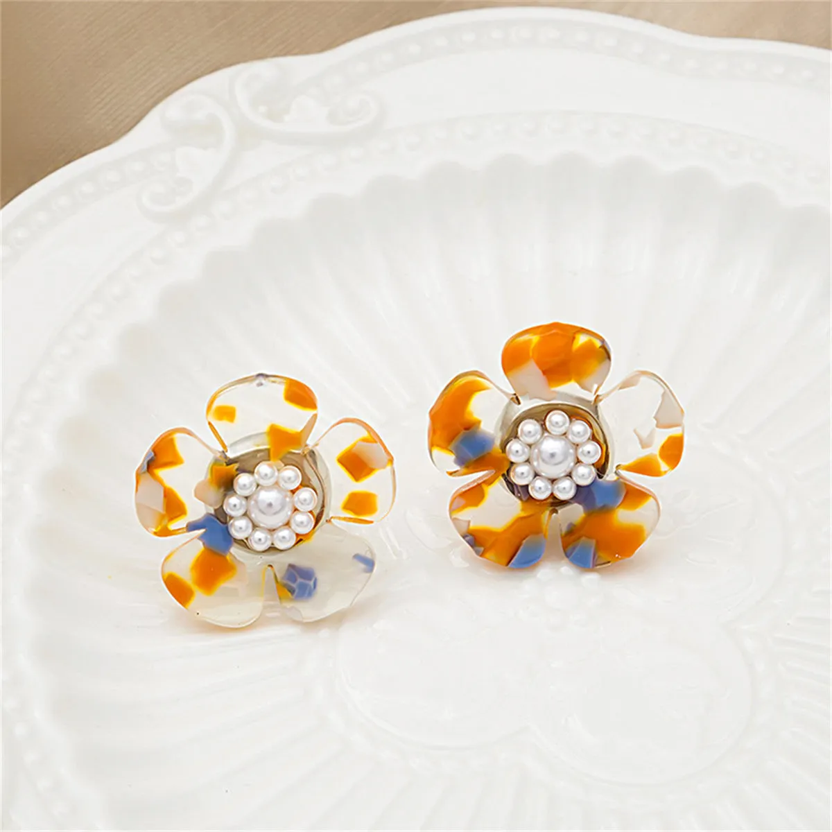 White & Silver-Plated Flower Stud Earrings