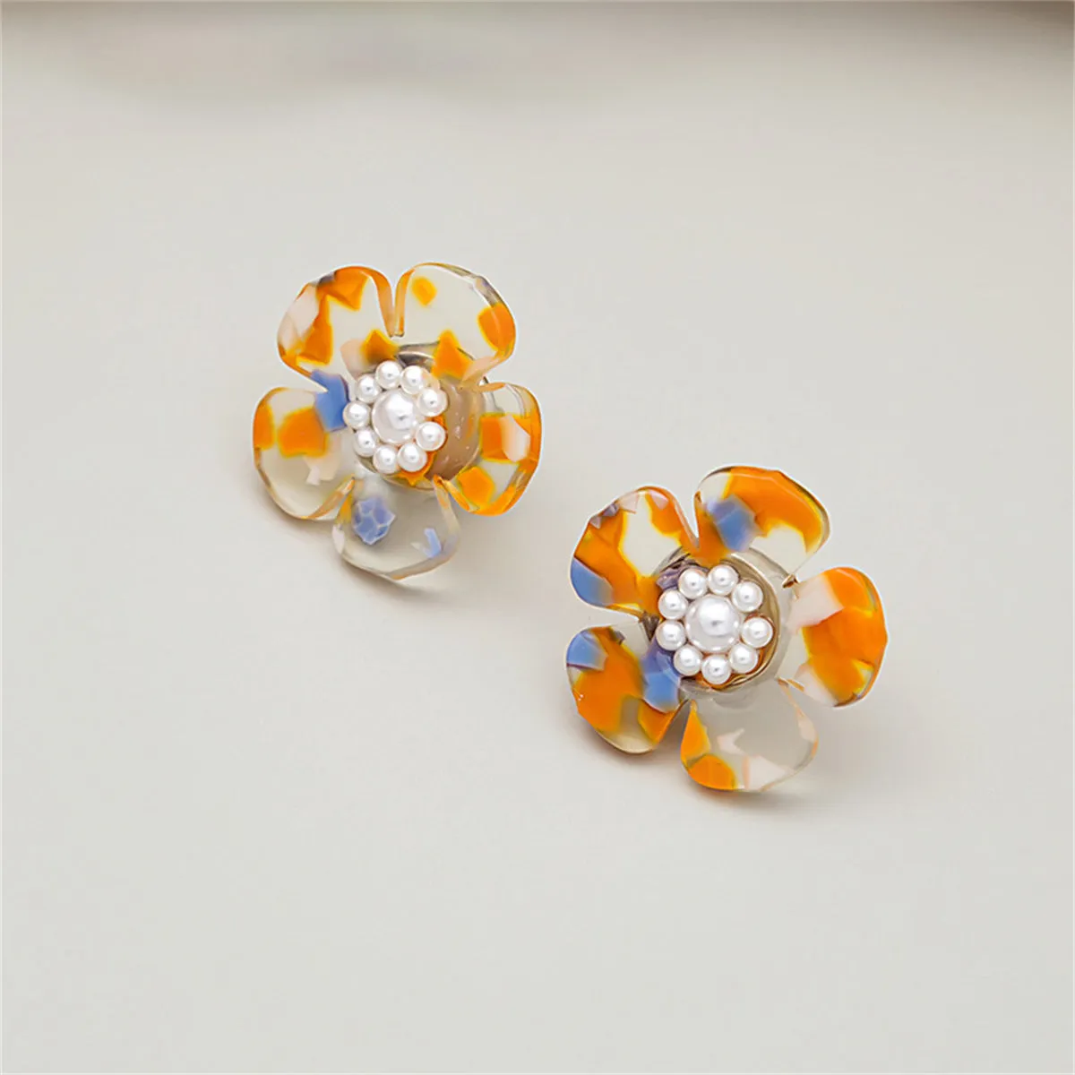 White & Silver-Plated Flower Stud Earrings